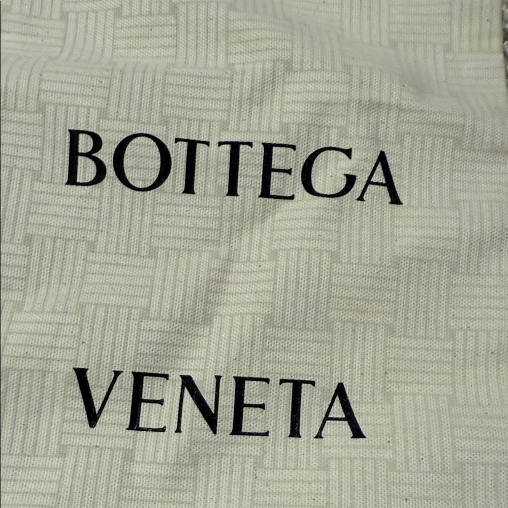 Bottega Veneta Cream Dust Bags with Black Logo - Picture 2 of 3